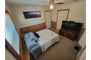 $900 : Cuarto renta en Lake Arrowhead thumbnail