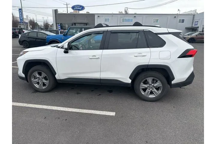 $29989 : Toyota RAV4 2024 AWD XLE 4dr image 7