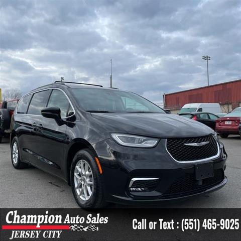 Used 2022 Pacifica Touring L image 2