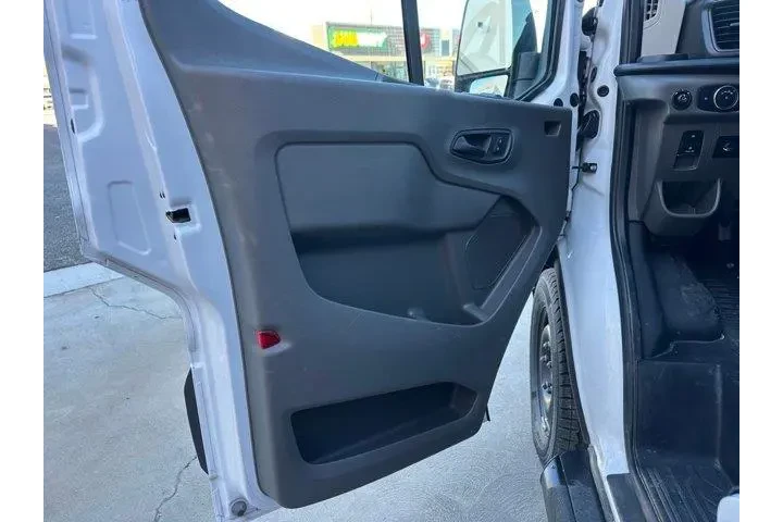 $31974 : Ford Transit 2021 250 3dr SW image 5
