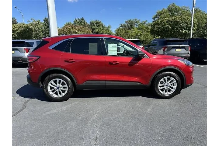 $21300 : Ford Escape 2022 AWD SE 4dr image 4