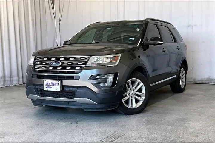 $12691 : Ford Explorer 2017 XLT 4dr S image 2