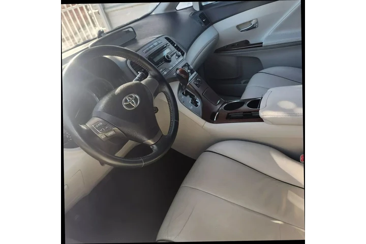 $7900 : 2009 TOYOTA VENZA2009 TOYOTA image 7