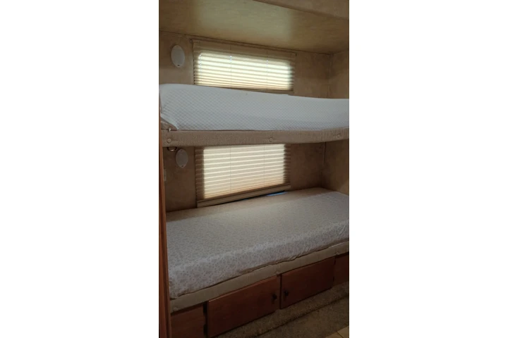 $11500 : Se vende trailer con titulo image 9