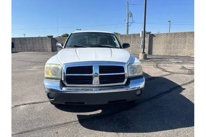 $10982 : Dodge Dakota 2005 4WD SLT 4d image 2