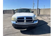 $10982 : Dodge Dakota 2005 4WD SLT 4d thumbnail