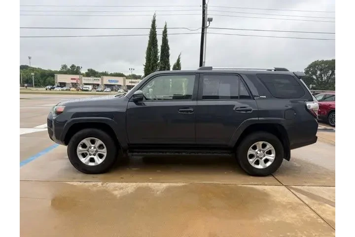 $36257 : Toyota 4Runner 2024 4x4 SR5 image 4