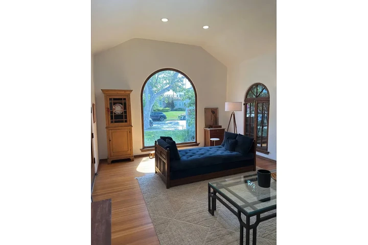 $1200 : lovely Spanish-style home image 4