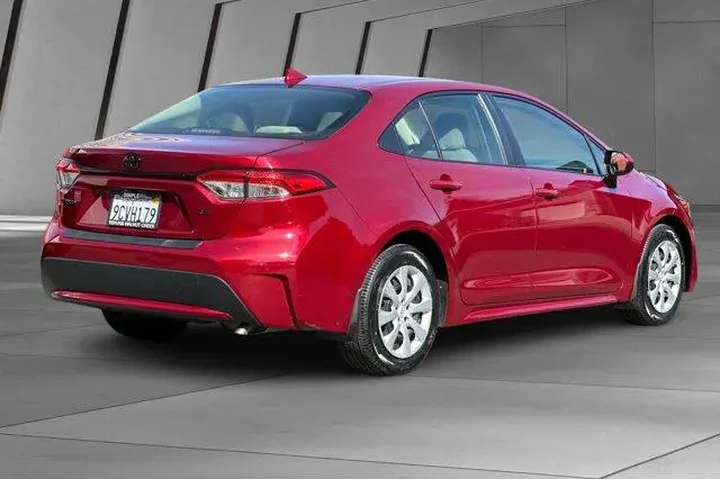 $21500 : Toyota Corolla 2022 LE 4dr S image 4