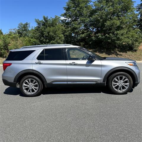 $29284 : PRE-OWNED 2021 FORD EXPLORER image 6