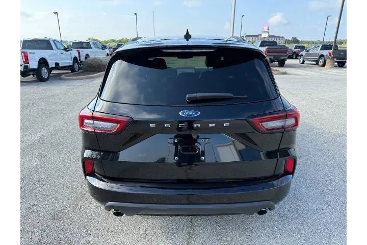 $22981 : Ford Escape 2024 ST-Line 4dr image 4