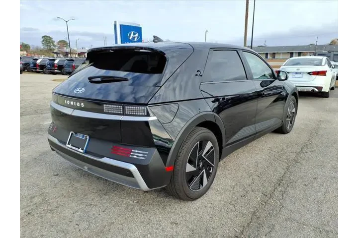 $31538 : Hyundai IONIQ 5 2025 SE 4dr image 3