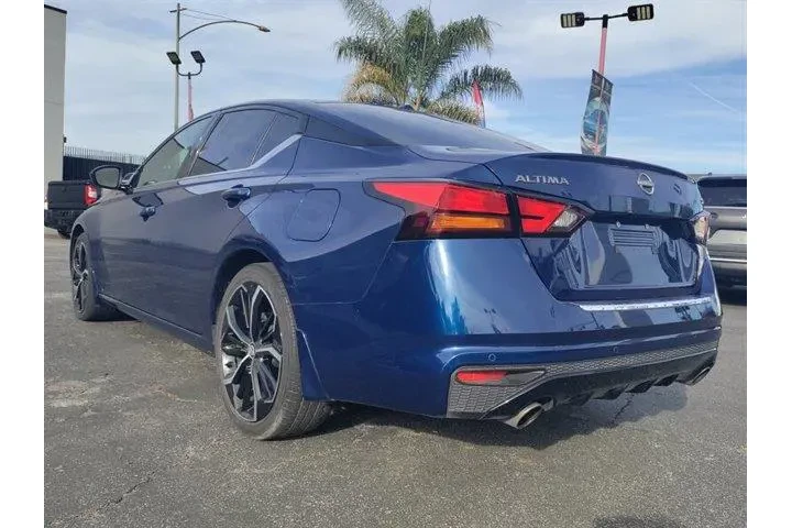 $19888 : Nissan Altima 2023 2.5 SR 4d image 4