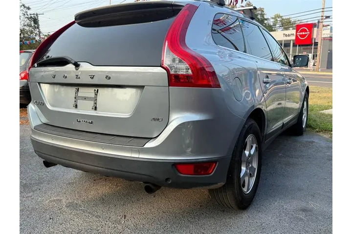 $7999 : 2011 XC60 image 5