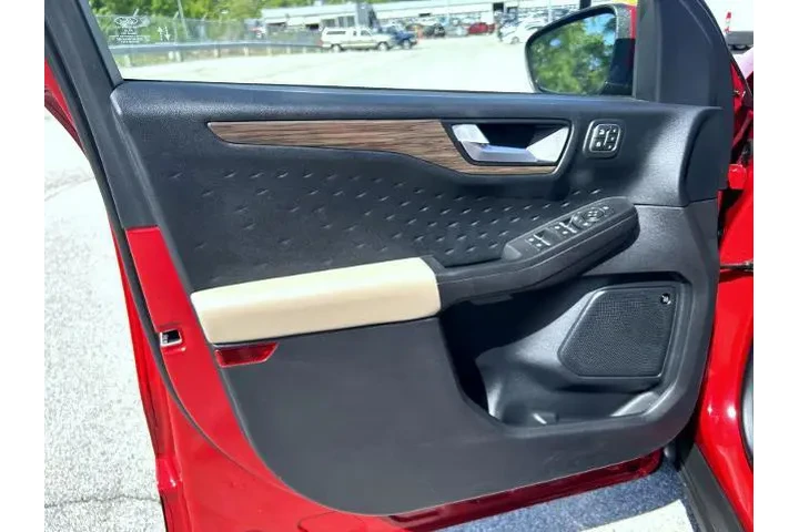 $21985 : Ford Escape 2020 AWD Titaniu image 9