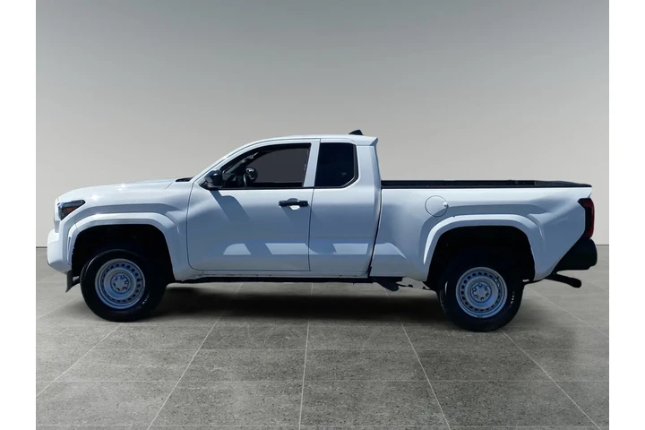 $31493 : Toyota Tacoma 2024 4x2 SR 2d image 2