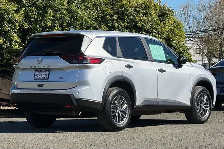 $17790 : Nissan Rogue 2024 AWD S 4dr image 5
