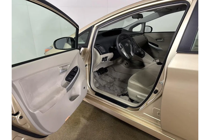 $15000 : 2010 Prius II image 2