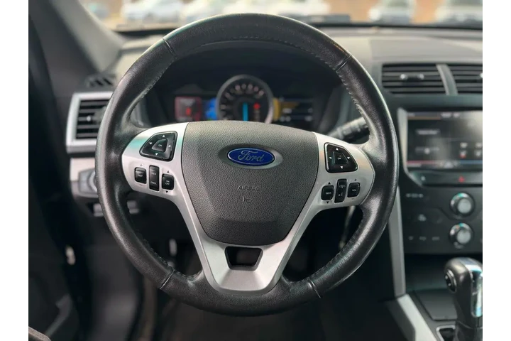 $10969 : Ford Explorer 2015 AWD XLT 4 image 7