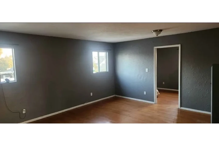 $1800 : Apartment/Cuarto Renta image 3