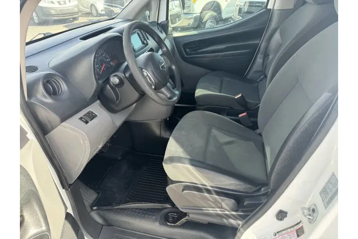 $11995 : 2017 NV200 SV image 8
