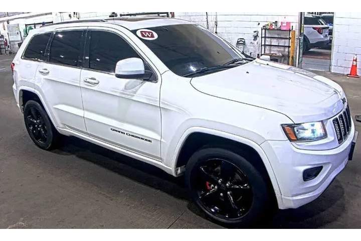 $10995 : 2015 Grand Cherokee Altitude image 3