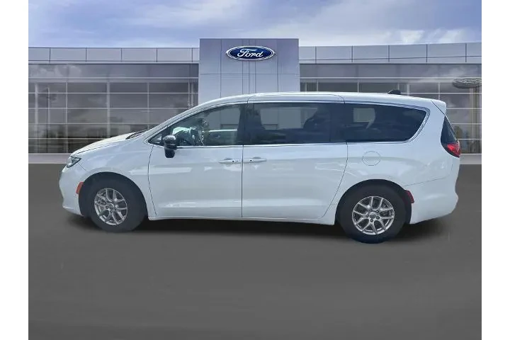 $29991 : Chrysler Pacifica 2024 Touri image 6