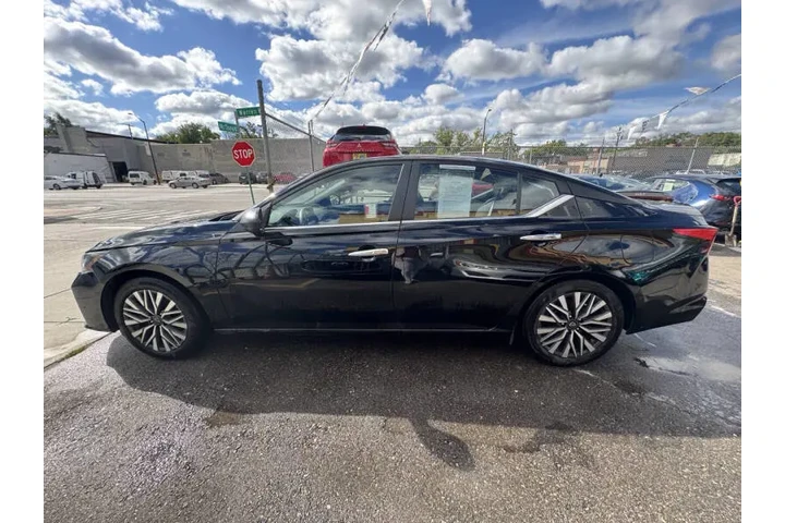 $20995 : 2024 Altima 2.5 SV image 5