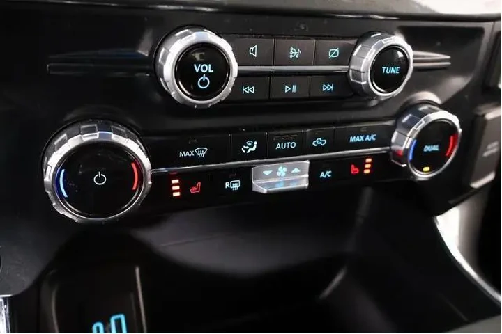 $36530 : Ford F-150 2023 4x4 XLT 4dr image 8