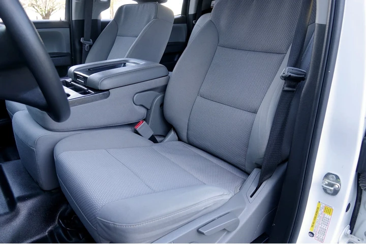 $11990 : 2018 Silverado 2500HD WT image 6