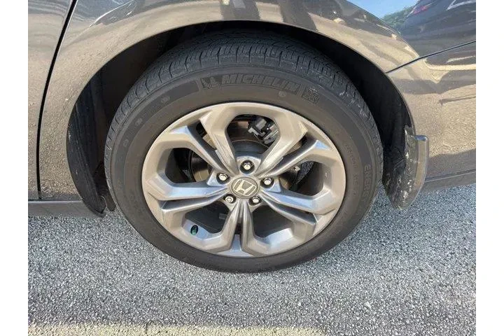 $24996 : Honda Accord 2024 EX 4dr Sed image 5