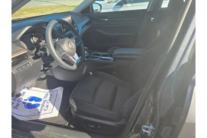 $19998 : Nissan Altima 2024 2.5 SV 4d image 6