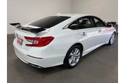 $18952 : Honda Accord 2018 LX 4dr Sed thumbnail