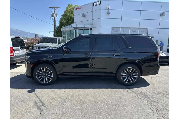 $68495 : 2022 Escalade Sport image 10