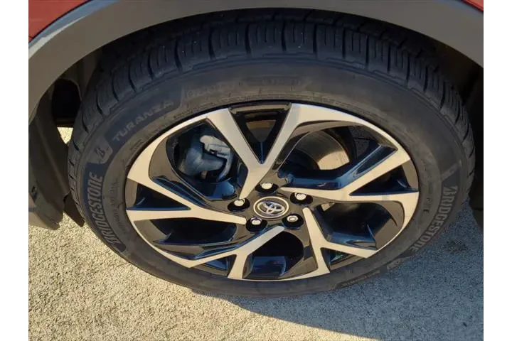 $16655 : Toyota C-HR 2018 XLE 4dr Cro image 10