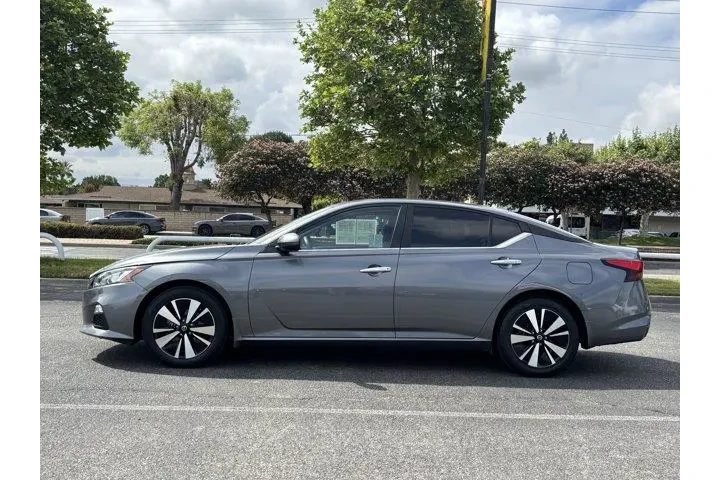 $15999 : Nissan Altima 2021 2.5 SV 4d image 6