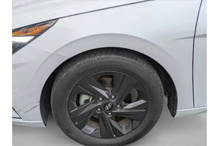 $17900 : Hyundai ELANTRA 2022 SEL 4dr image 9