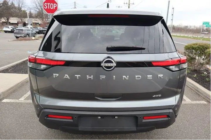 $28873 : Nissan Pathfinder 2024 AWD S image 7