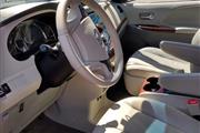 $9000 : 2013 Toyota Sienna XLE thumbnail
