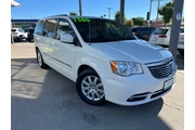 2013 Town & Country Touring thumbnail