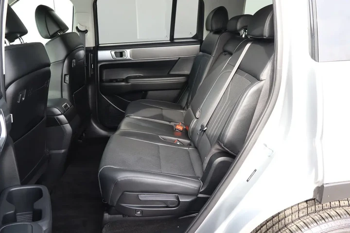 $28988 : 2025 Santa Fe SEL FWD image 8