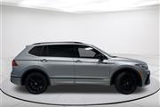 $24524 : Pre-Owned 2022 Tiguan 2.0T SE thumbnail