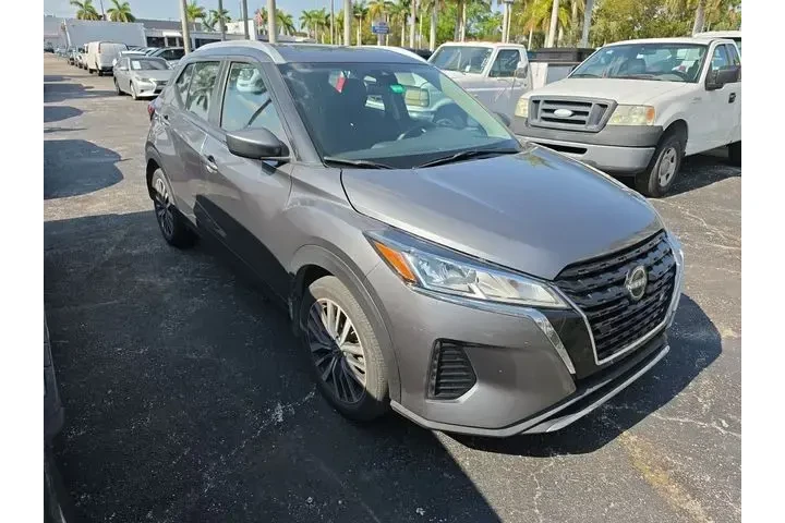 $16590 : Nissan Kicks 2023 SV 4dr Cro image 2