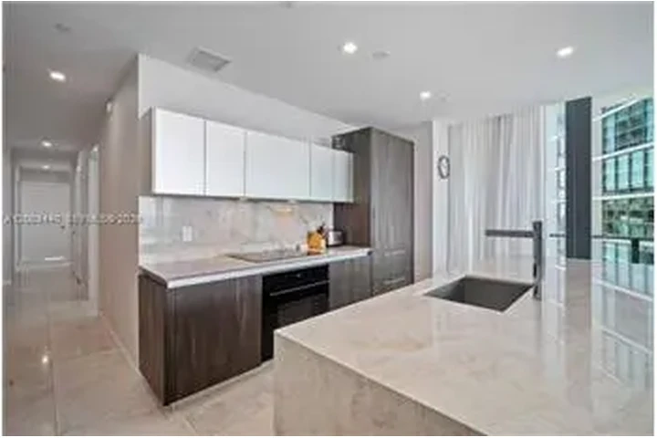 $11000 : Rental property with 3 bedro image 6