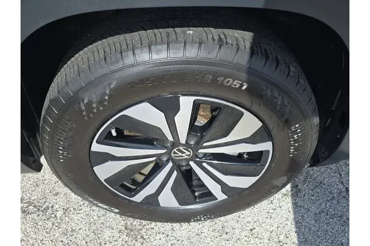 $29990 : Volkswagen Atlas 2025 SE 4dr image 9