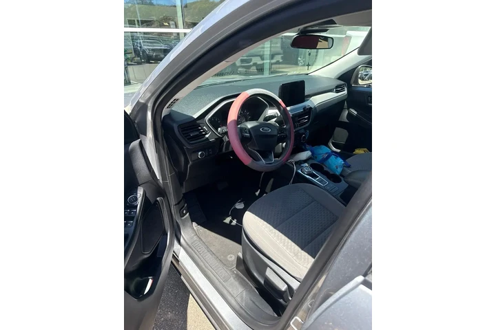 $17900 : Ford Escape 2022 SE 4dr SUV image 9