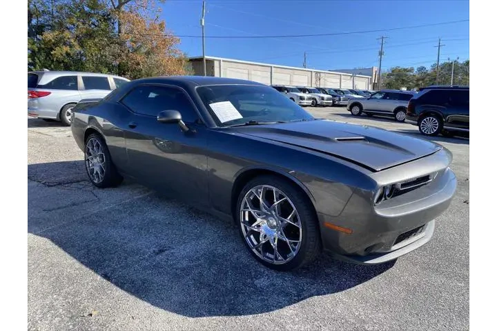 $13755 : Dodge Challenger 2018 SXT 2d image 2