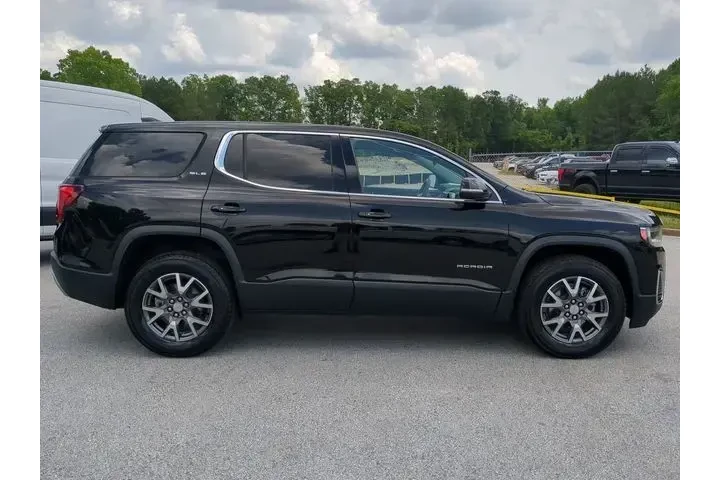 $23402 : GMC Acadia 2023 4x4 SLE 4dr image 3
