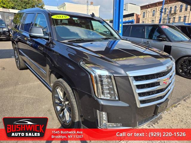 $34995 : Used 2019 Escalade ESV 4WD 4d image 3