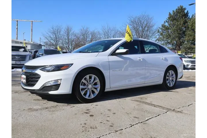 $18677 : Chevrolet Malibu 2024 LT 4dr image 3